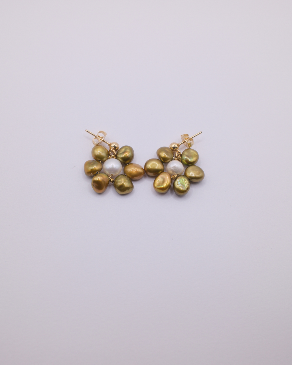 Ellie Pearl Flower Earrings