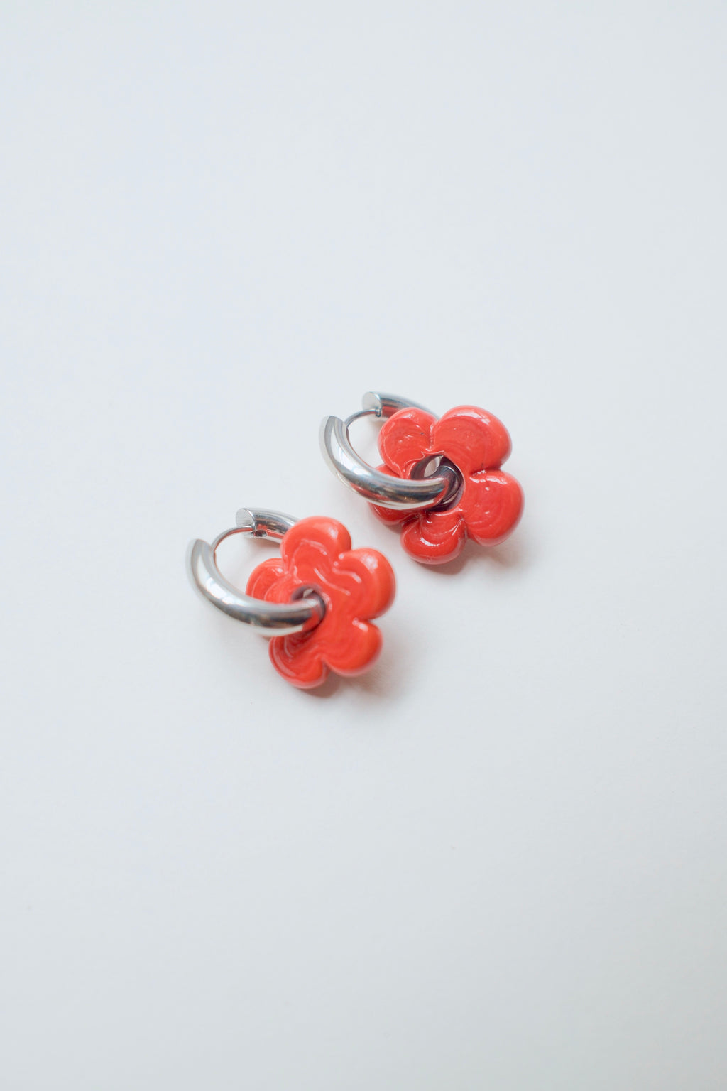 Isla Flower Earrings - Red