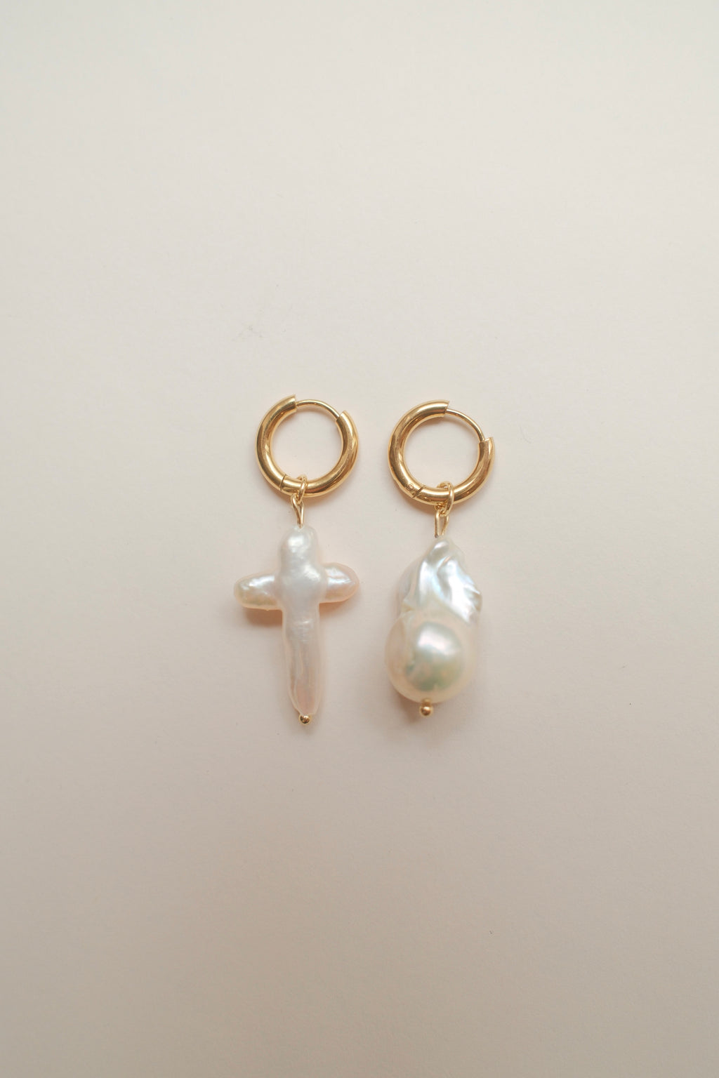 Nought & Cross Pearl Earrings