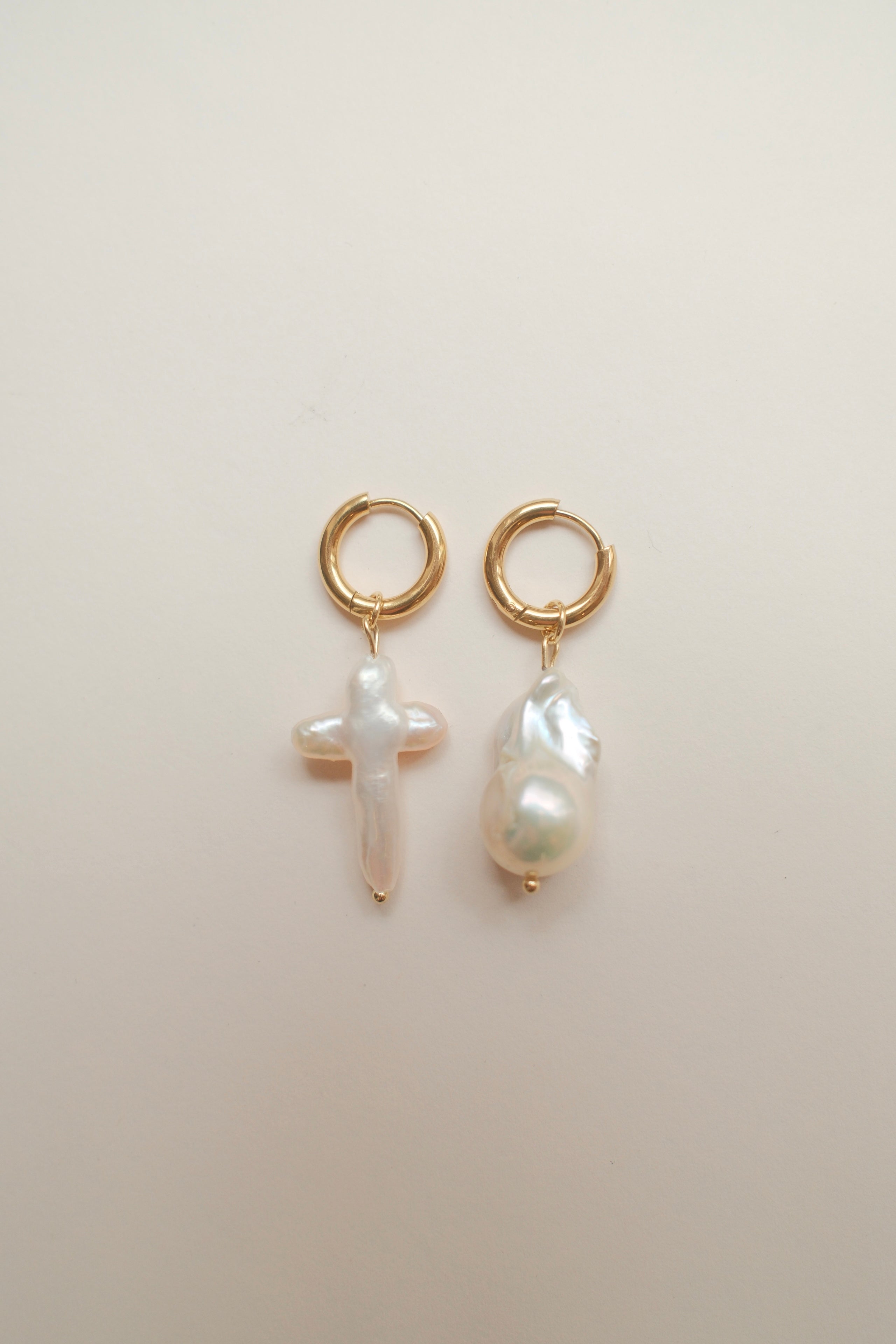 Nought & Cross Pearl Earrings