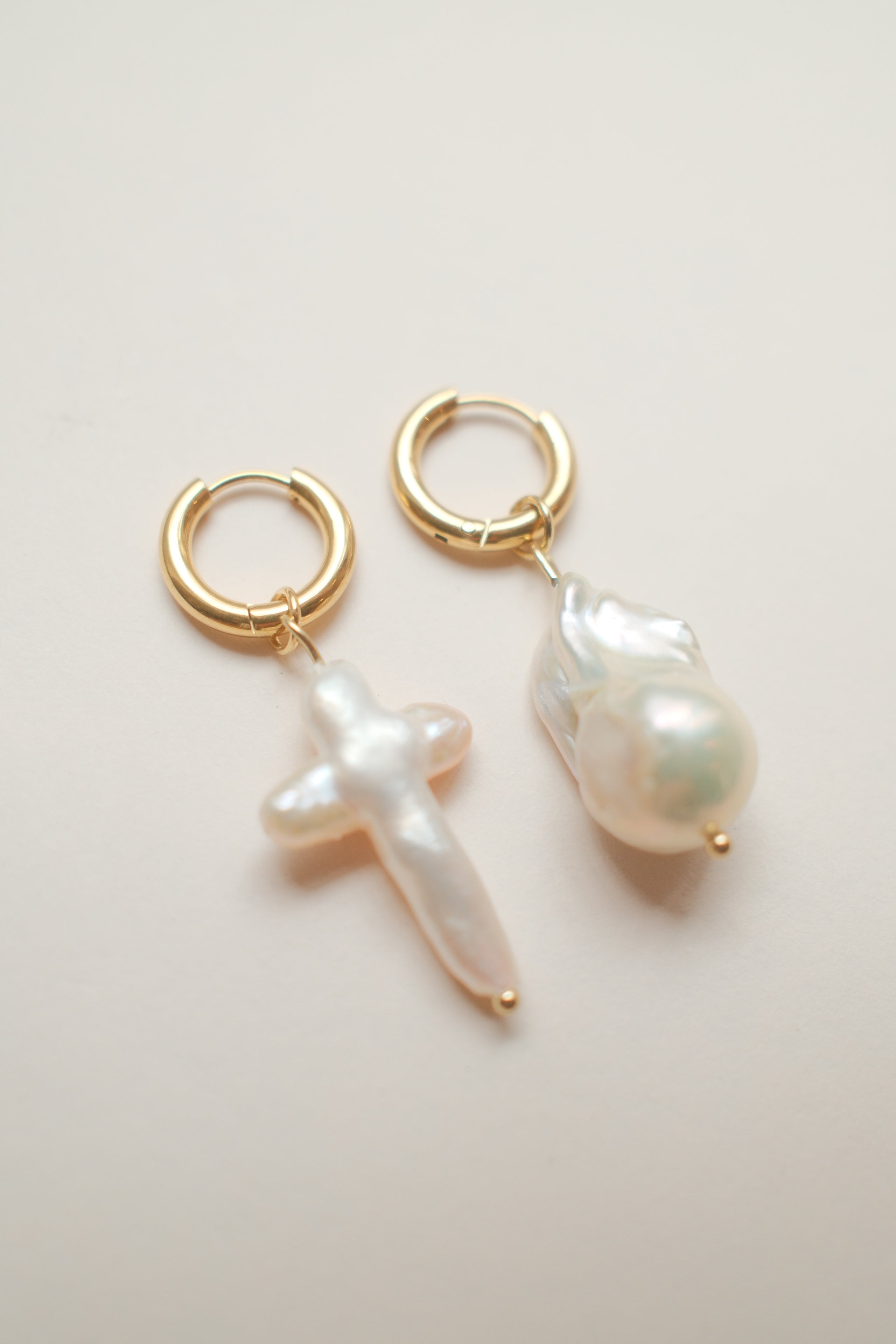 Nought & Cross Pearl Earrings